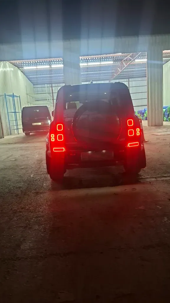 لاند روفر ديفندر 2023